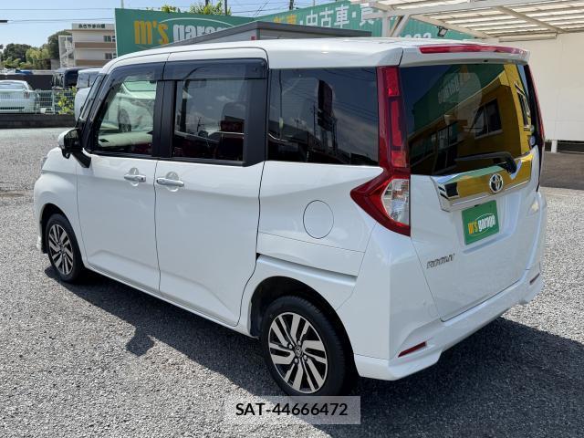 Toyota ROOMY 2018-01 8054393-2