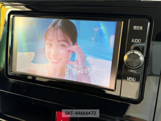 Toyota ROOMY 2018-01 8054393-6