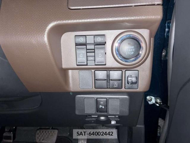 Toyota ROOMY 2024-10 8055588-9