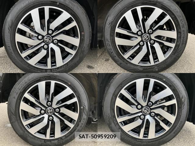 Toyota ROOMY 2022-07 8056115-16