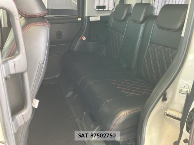 Toyota ROOMY 2018-11 8056252-6
