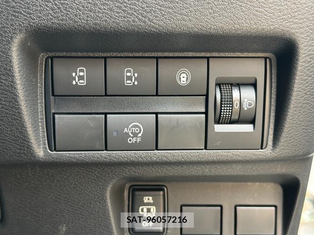 Nissan ROOX 2021-10 8054491-1