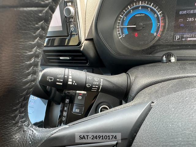 Nissan ROOX 2020-07 8056053-13