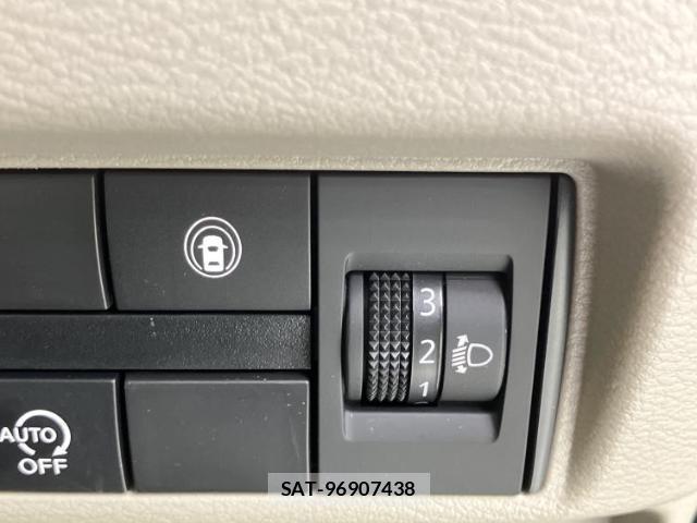 Nissan ROOX 2023-12 8056145-15