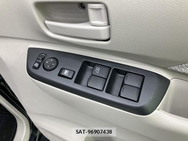 Nissan ROOX 2023-12 8056145-6