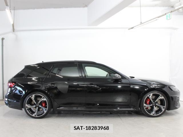 Audi RS4 2024-03 8054231-10