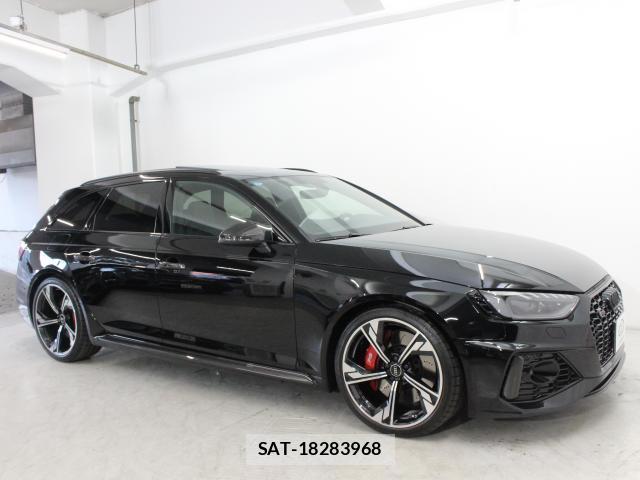 Audi RS4 2024-03 8054231-12