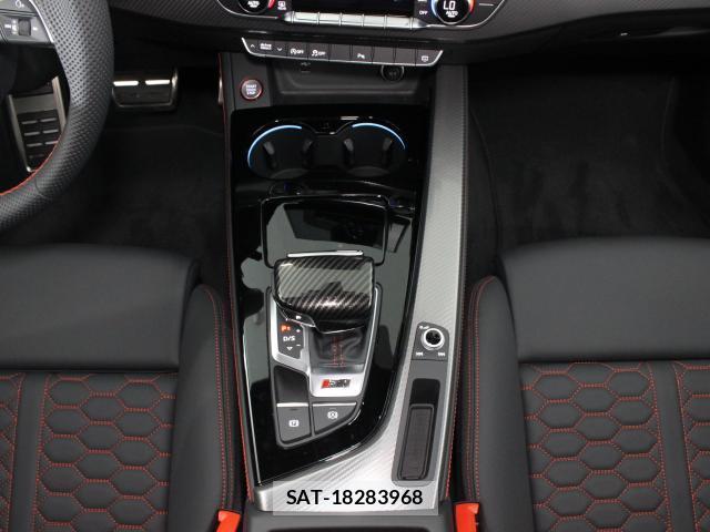 Audi RS4 2024-03 8054231-18