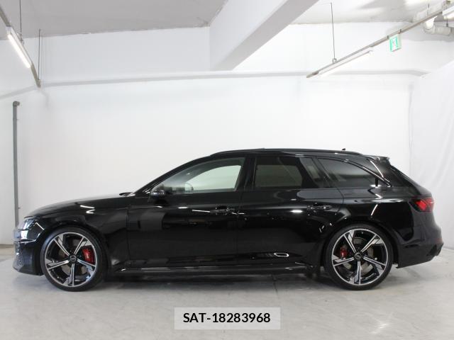 Audi RS4 2024-03 8054231-4