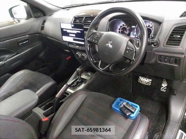 Mitsubishi RVR 2021-02 8054582-2