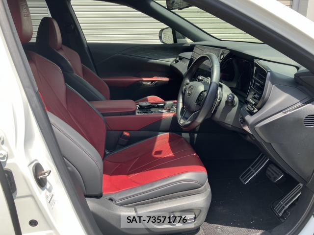 Lexus RX 2024-04 8053249-3