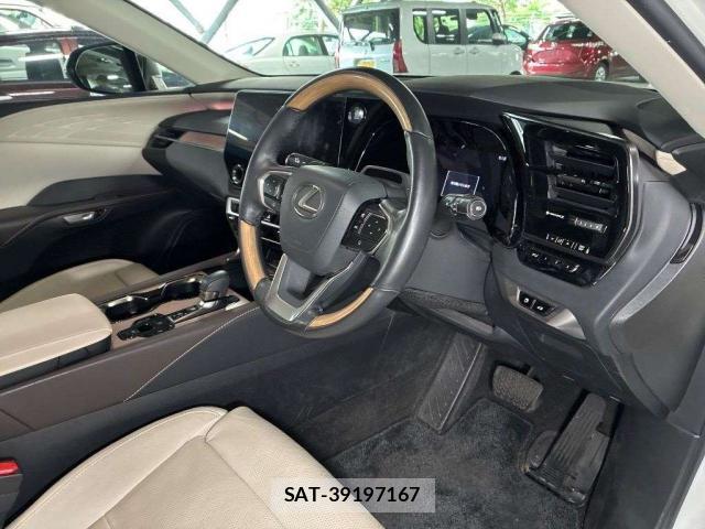 Lexus RX 2023-06 8053324-2