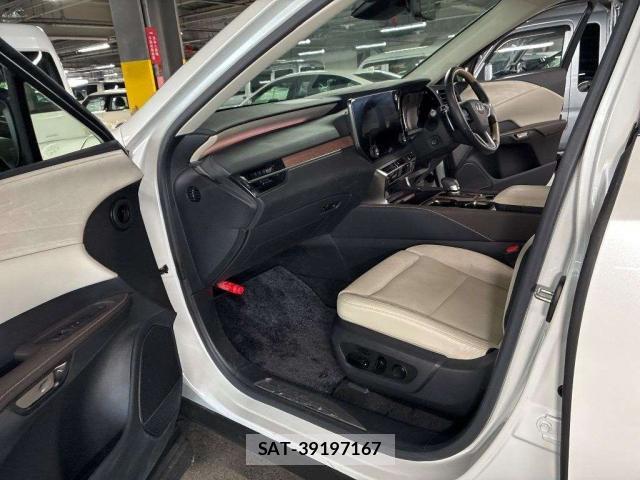 Lexus RX 2023-06 8053324-6