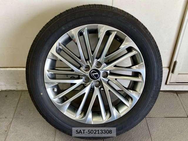 Lexus RX 2019-10 8053409-3