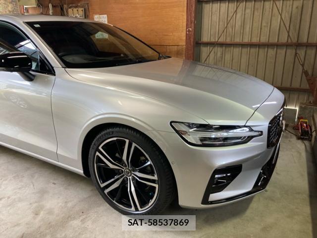 Volvo S60 2022-10 8053913-0
