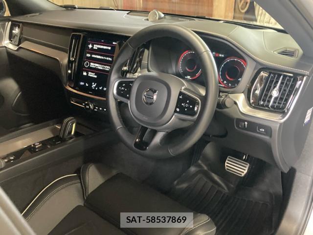 Volvo S60 2022-10 8053913-11