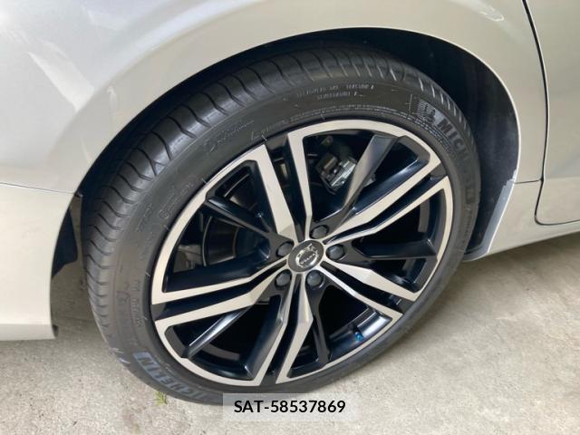 Volvo S60 2022-10 8053913-12