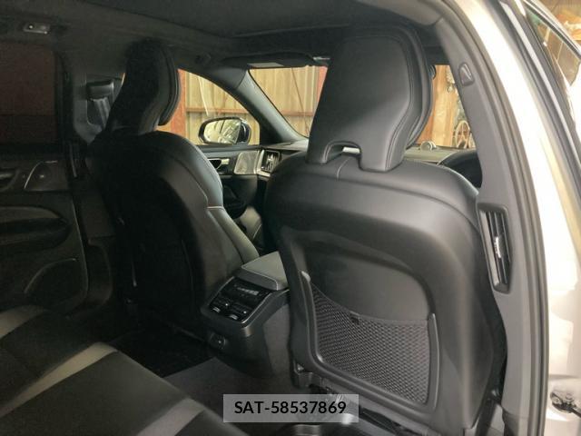 Volvo S60 2022-10 8053913-16