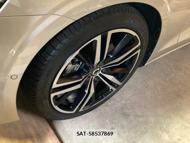 Volvo S60 2022-10 8053913-4
