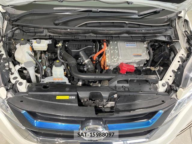 Nissan SERENA 2018-10 8054080-17
