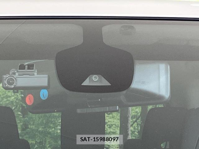Nissan SERENA 2018-10 8054080-4