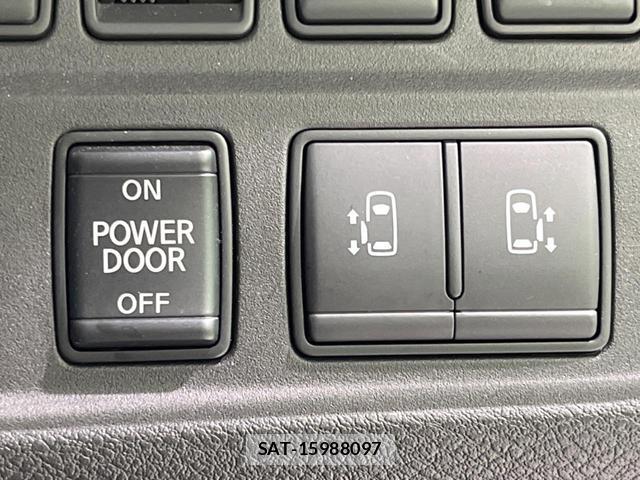Nissan SERENA 2018-10 8054080-6