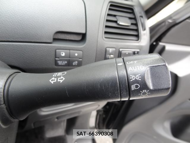 Nissan SERENA 2015-08 8054430-17