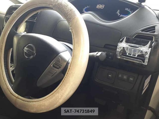 Nissan SERENA 2014-06 8055125-4
