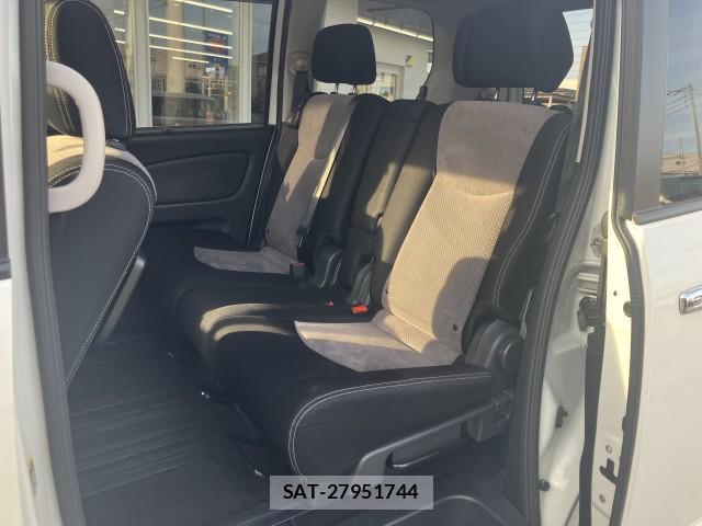 Nissan SERENA 2013-07 8055623-5
