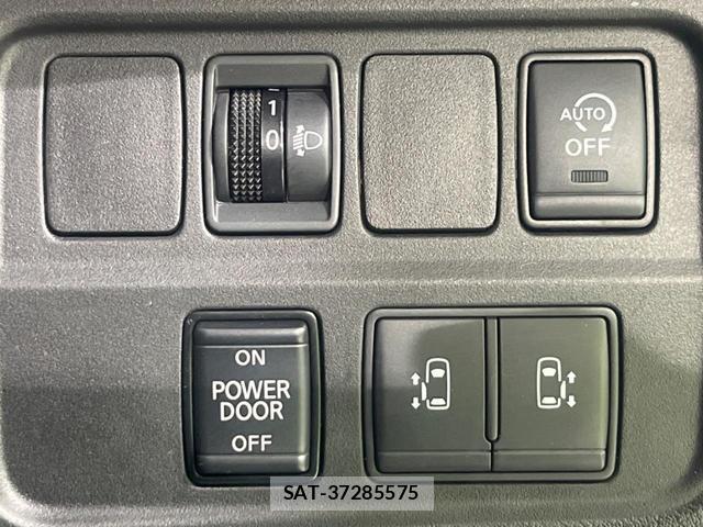 Nissan SERENA 2022-06 8056036-4