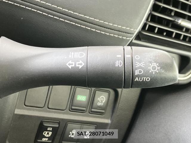 Nissan SERENA 2018-01 8056198-15