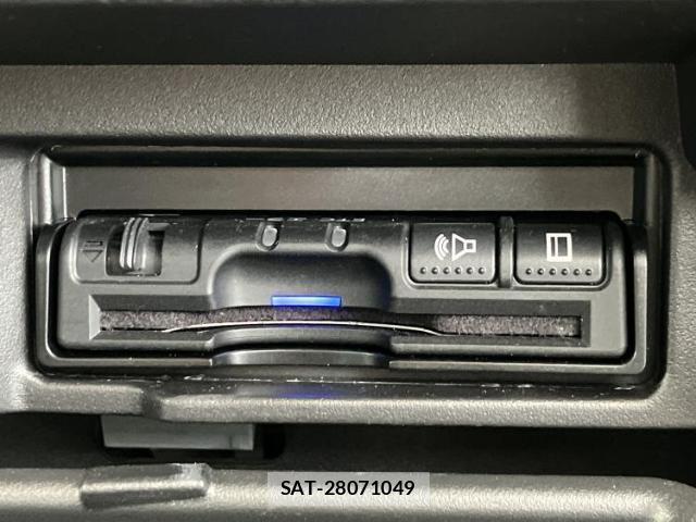 Nissan SERENA 2018-01 8056198-17