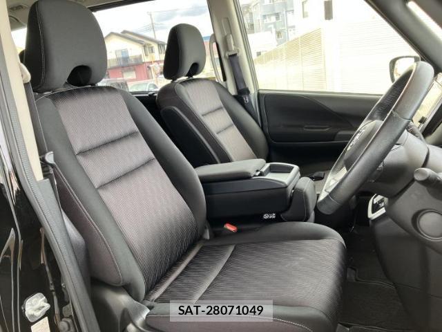 Nissan SERENA 2018-01 8056198-3
