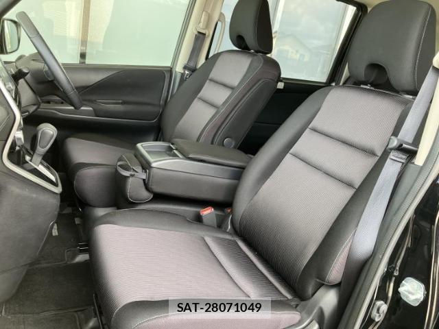 Nissan SERENA 2018-01 8056198-6