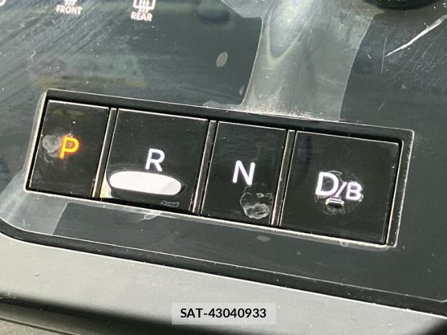 Nissan SERENA 2023-07 8056216-17