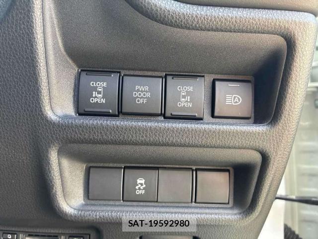 Toyota SIENTA 2023-11 8053336-5