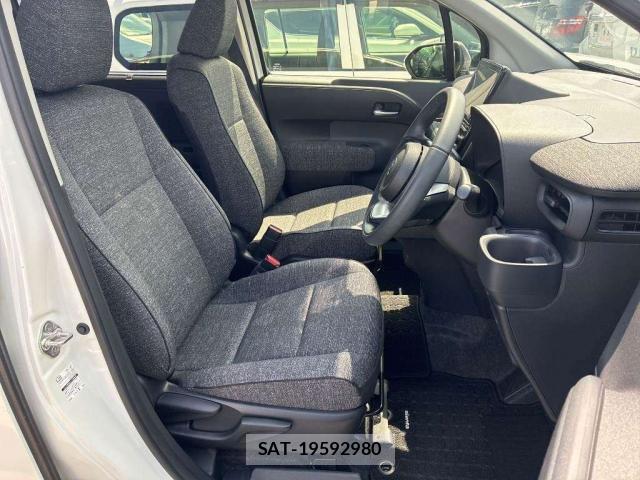 Toyota SIENTA 2023-11 8053336-6