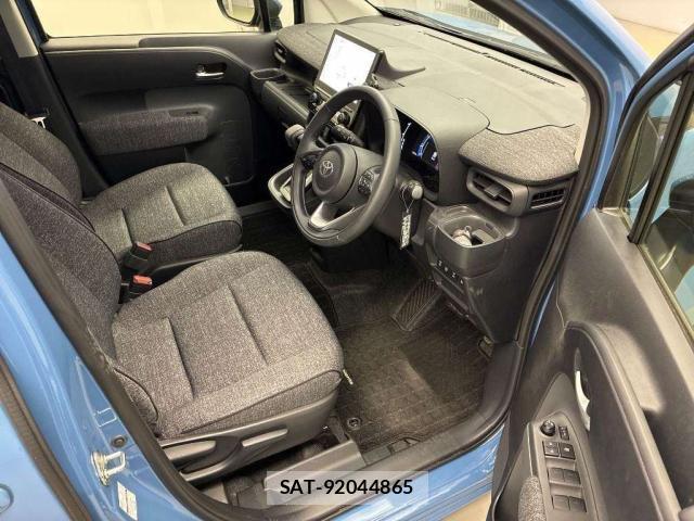 Toyota SIENTA 2024-09 8053342-9