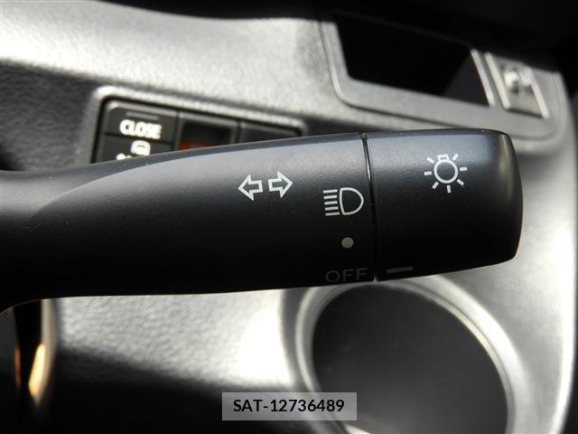 Toyota SIENTA 2019-03 8053402-14