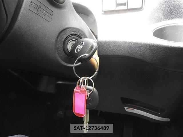 Toyota SIENTA 2019-03 8053402-18