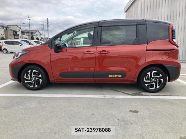 Toyota SIENTA 2023-06 8053521-1