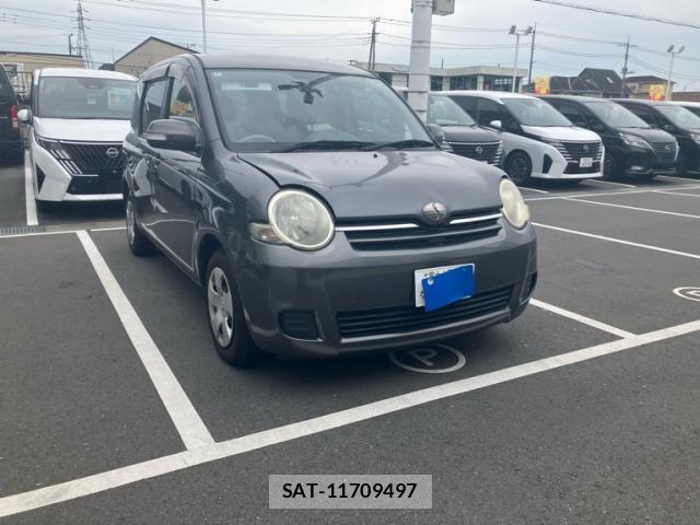 Toyota SIENTA 2010-02 8053953-1