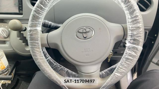 Toyota SIENTA 2010-02 8053953-10