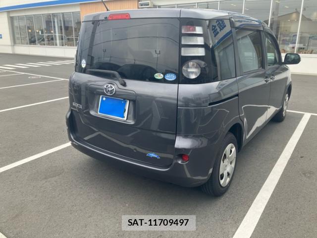 Toyota SIENTA 2010-02 8053953-2