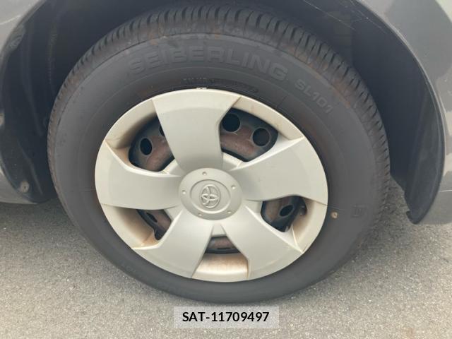 Toyota SIENTA 2010-02 8053953-4