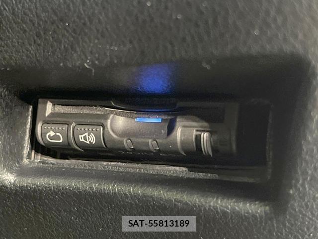 Toyota SIENTA 2016-03 8054031-5
