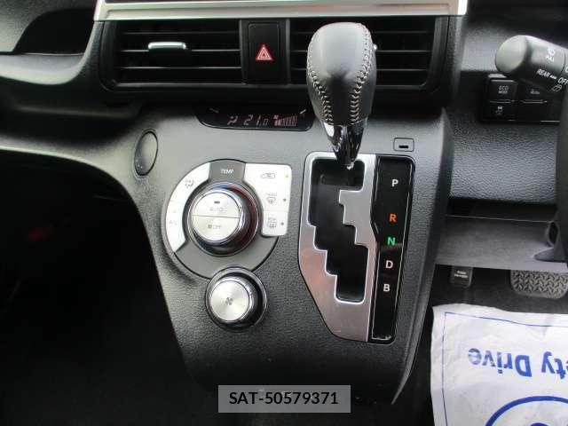 Toyota SIENTA 2021-09 8054234-13