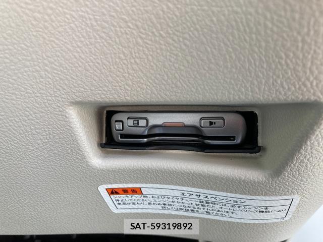 Toyota SIENTA 2015-12 8054304-18