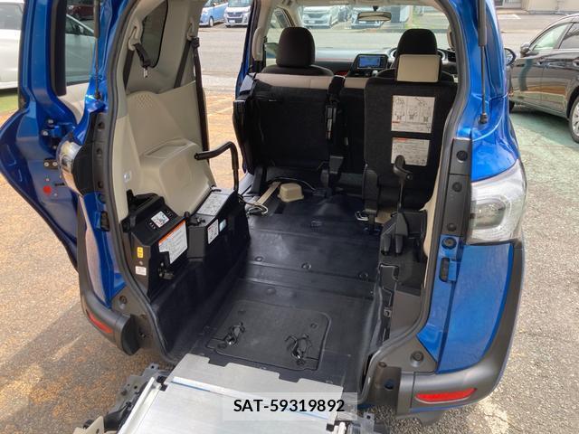 Toyota SIENTA 2015-12 8054304-6