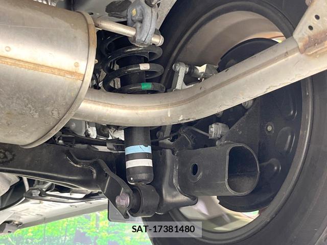 Toyota SIENTA 2023-09 8054319-19